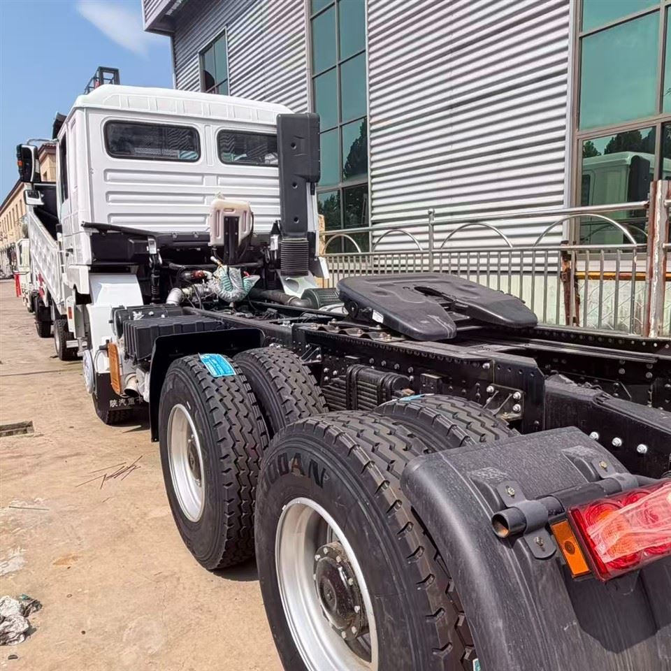 White SHACMAN Tractor Head factory